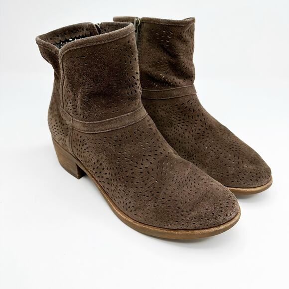 Like New Womens 7.5 Brown UGG Darling Suede Perf Zip Ankle Booties - Picture 2 of 6